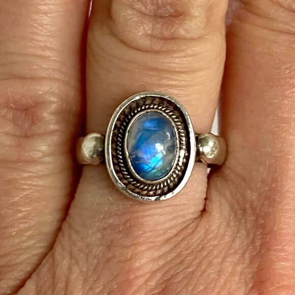 Sterling Silver 925 Blue Flash Oval Bezel Set Labradorite Feldspar Ring Sz 6.25 - Picture 11 of 16